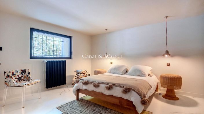 Image No.15-5 Bed House for sale