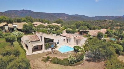 1 - Saint-Raphael, Property