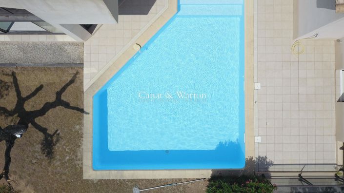 Image No.12-4 Bed Property for sale