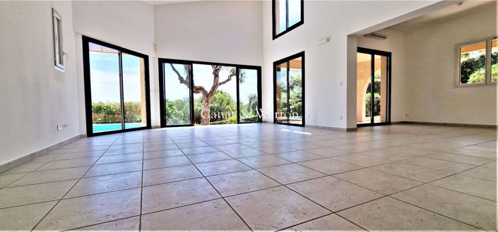 Image No.6-Propriété de 4 chambres à vendre à Saint-Raphael
