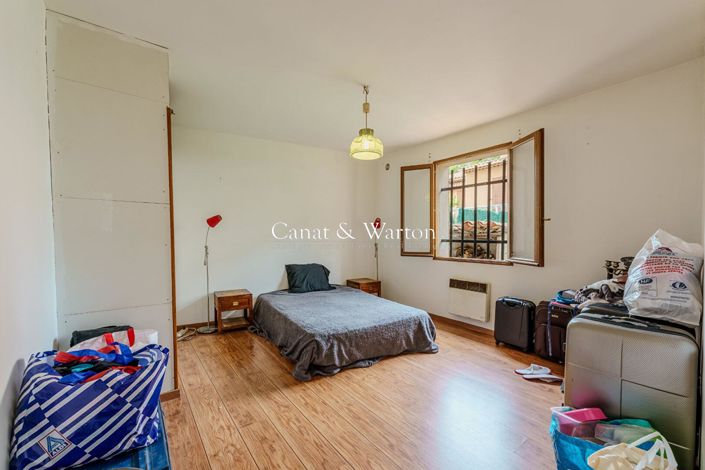 Image No.4-2 Bed House for sale