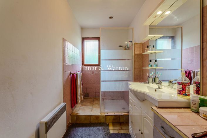 Image No.5-2 Bed House for sale