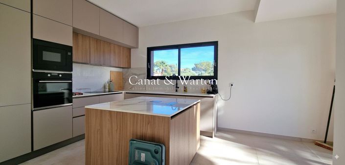 Image No.4-4 Bed House for sale