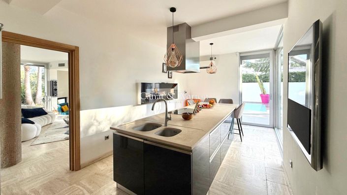 Image No.3-4 Bed Property for sale