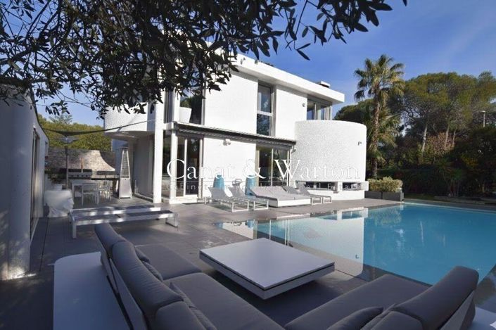 Image No.6-4 Bed Property for sale