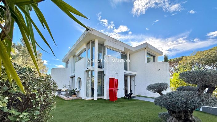 Image No.7-4 Bed Property for sale