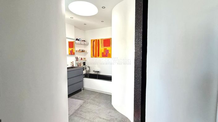 Image No.8-4 Bed Property for sale