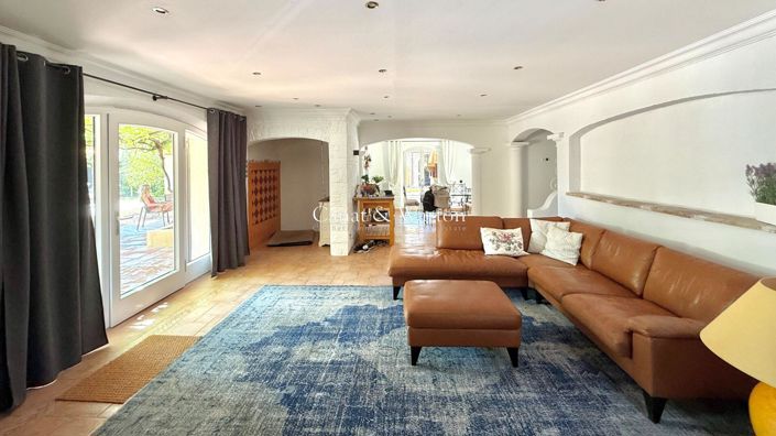 Image No.3-3 Bed Property for sale