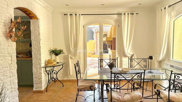 Image No.7-3 Bed Property for sale