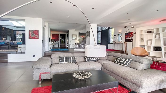 Image No.12-5 Bed House for sale