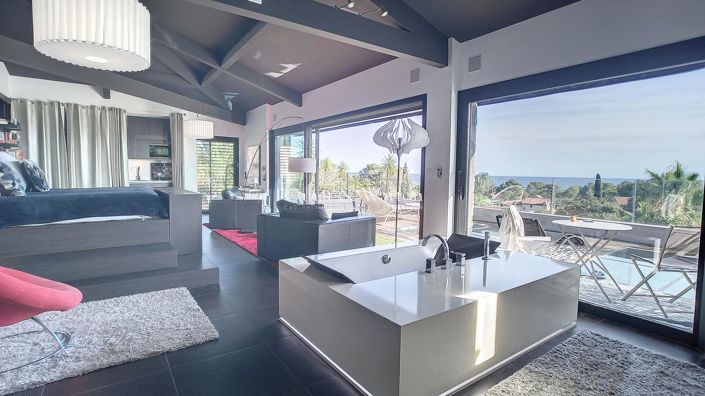 Image No.15-5 Bed House for sale