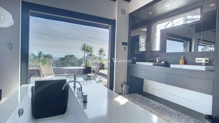 Image No.17-5 Bed House for sale