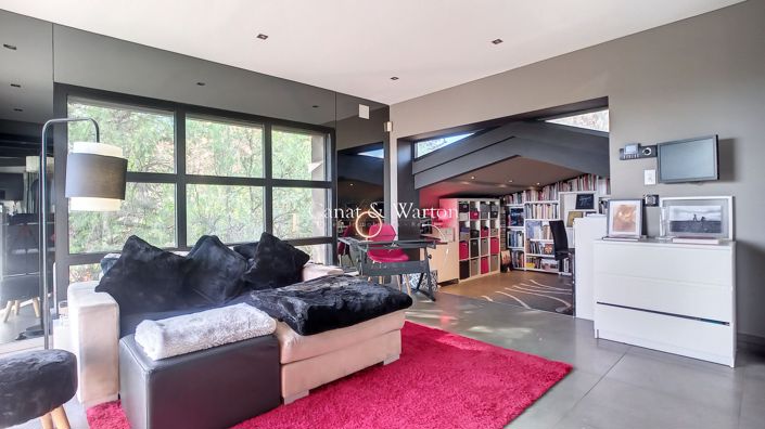 Image No.18-5 Bed House for sale