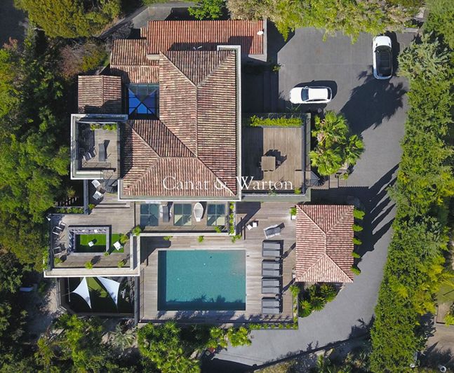 Image No.8-5 Bed House for sale