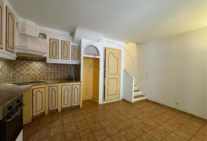 Image No.9-2 Bed House for sale