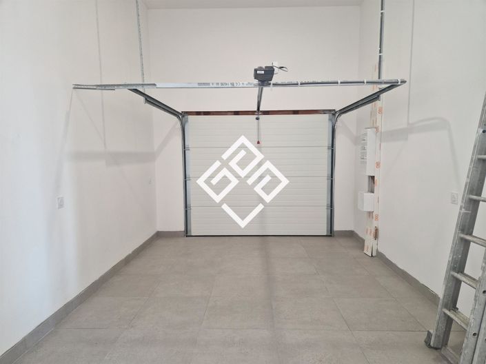 Image No.13-3 Bed House for sale