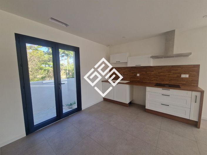 Image No.4-3 Bed House for sale