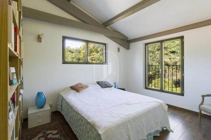 Image No.6-3 Bed House for sale