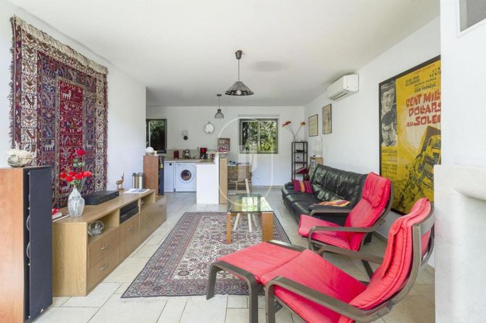 Image No.8-3 Bed House for sale