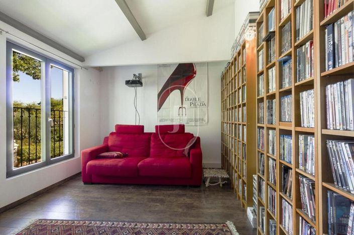 Image No.8-3 Bed House for sale
