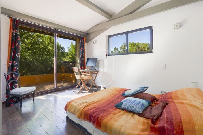 Image No.9-3 Bed House for sale