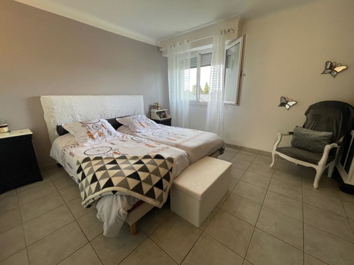 Image No.11-3 Bed House for sale