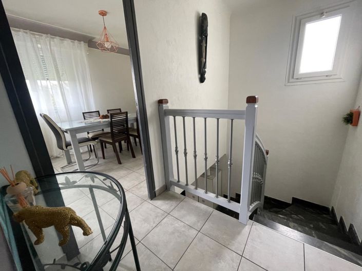 Image No.9-3 Bed House for sale