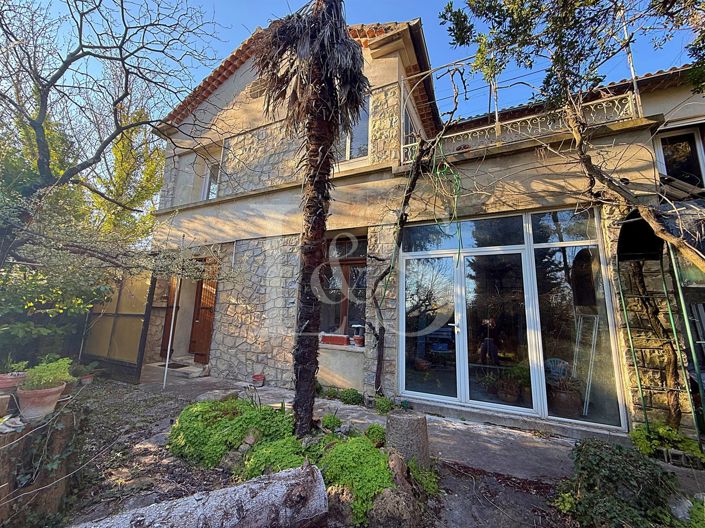 Image No.2-4 Bed House for sale