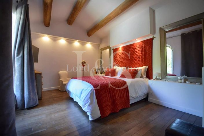 Image No.15-4 Bed House for sale