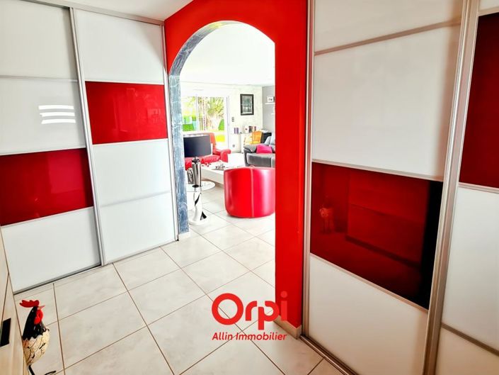 Image No.9-2 Bed House for sale