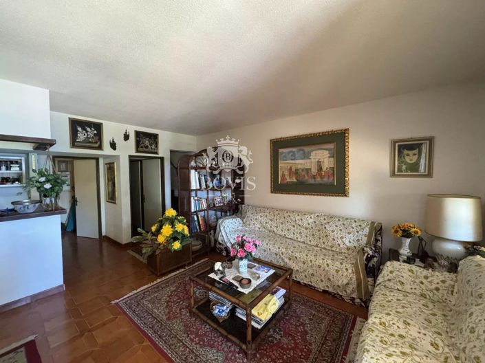 Image No.5-2 Bed House for sale