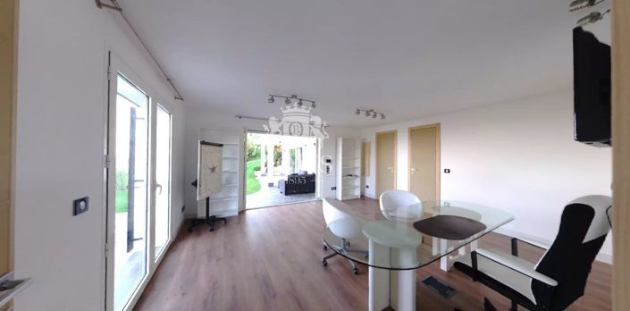 Image No.10-7 Bed House for sale