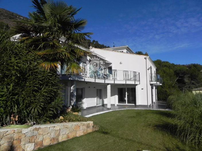 Image No.14-7 Bed House for sale