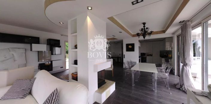 Image No.5-7 Bed House for sale