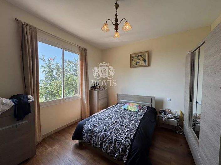 Image No.9-2 Bed House for sale