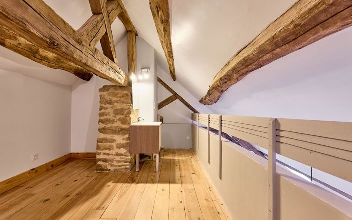 Image No.8-Propriété de 8 chambres à vendre à Château-Chalon