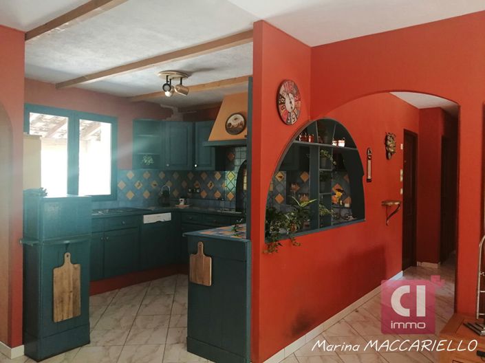 Image No.8-3 Bed House for sale