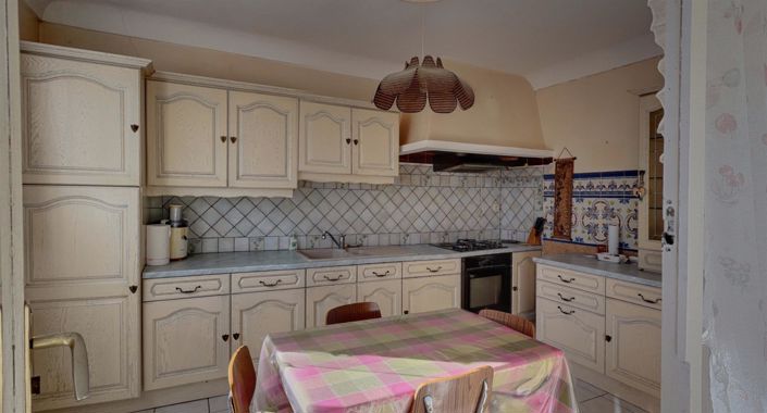 Image No.9-3 Bed House for sale