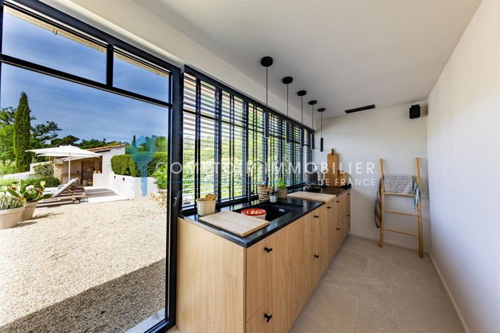 Image No.19-6 Bed House for sale