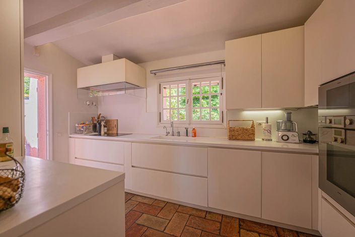 Image No.11-6 Bed House for sale