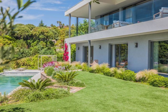 Image No.3-5 Bed House for sale