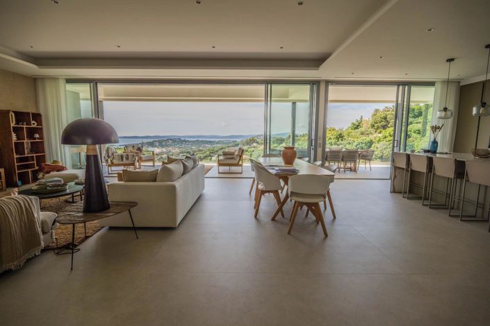 Image No.6-5 Bed House for sale