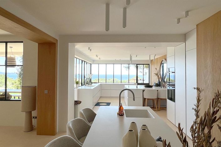 Image No.11-5 Bed House for sale