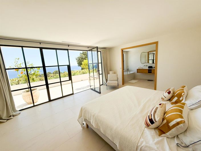 Image No.14-5 Bed House for sale