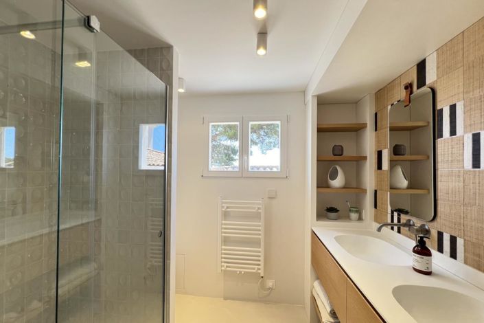 Image No.21-5 Bed House for sale