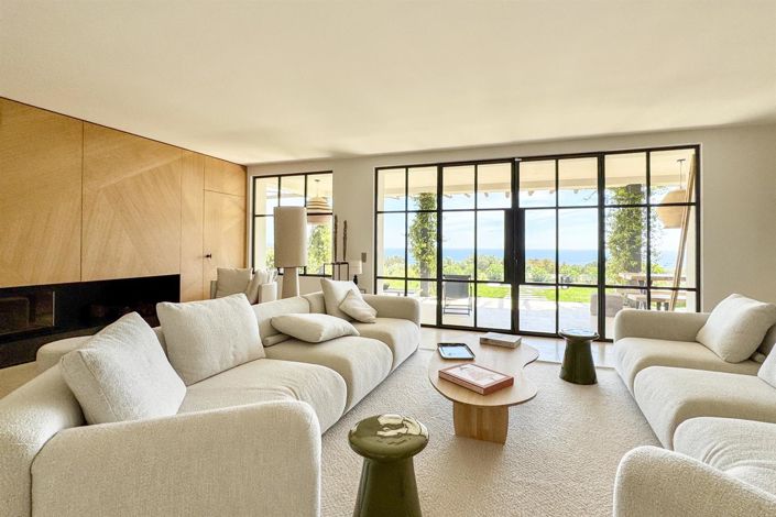 Image No.7-5 Bed House for sale