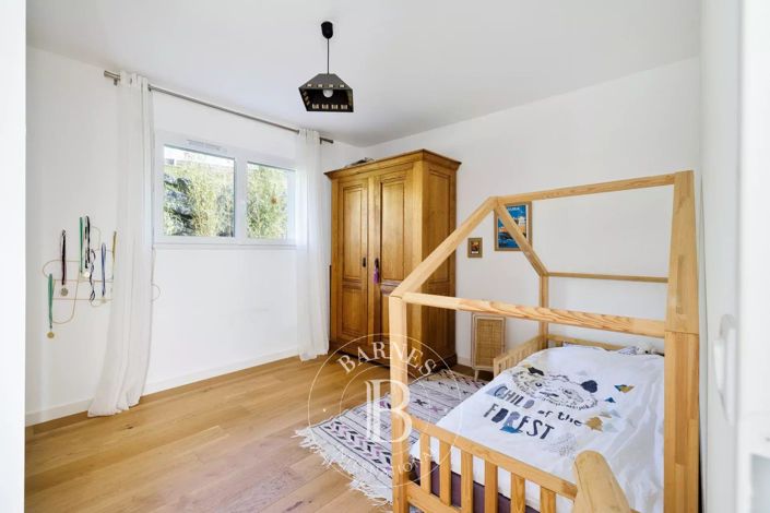 Image No.10-3 Bed House for sale