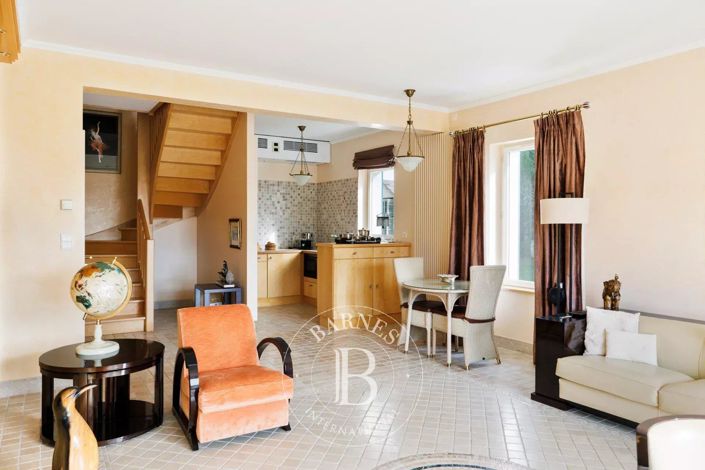 Image No.20-6 Bed House for sale