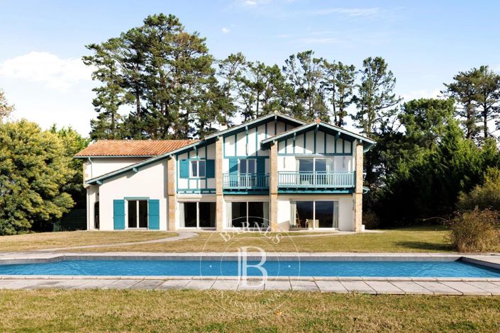 Image No.4-6 Bed House for sale