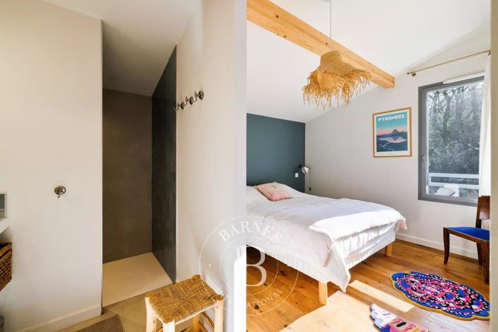 Image No.18-4 Bed House for sale